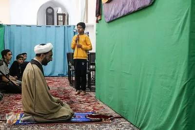 اعتکاف دانش آموزی در مسجد جامع یزد‎