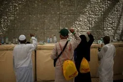 Perubahan Mendadak Sistem Pengiriman Para Peziarah Umrah di Malaysia