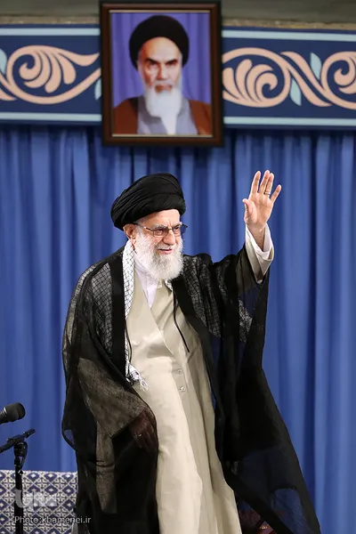 حضرت آیت‌الله العظمی خامنه‌ای، رهبر معظم انقلاب اسلامی