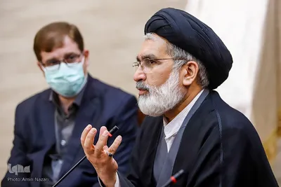 رونمایی از کتاب عکس «عالم پر تلاش»