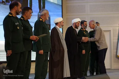 آئین اختتامیه مسابقات سراسری قرآن کریم نیروی زمینی سپاه با حضور سردار سرتیپ پاسدار «محمد کرمی» فرمانده نیروی زمینی سپاه شامگاه چهارشنبه 9 مهرماه در مجتمع فتح المبین برگزار شد.
