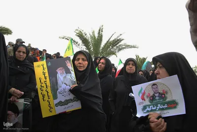 تشییع پیکر مطهر ۱۲ شهید جنگ رمضان در شیراز