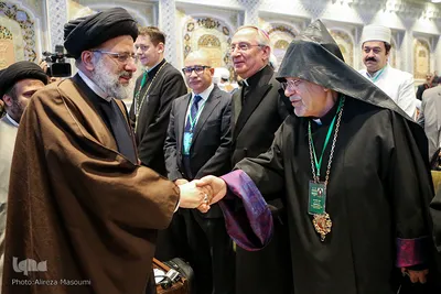 همایش بین‌المللی امام رضا(ع) و گفتگوی ادیان صبح در تالار قدس کتابخانه مرکزی حرم مطهر رضوی