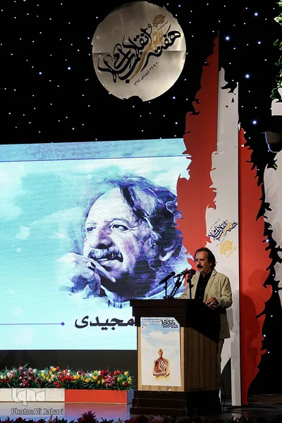 مجید مجیدی کارگردان فیلم سینمایی «محمد رسول الله(ص)» به‌عنوان چهره سال ۹۴ هنر انقلاب اسلامی انتخاب شد