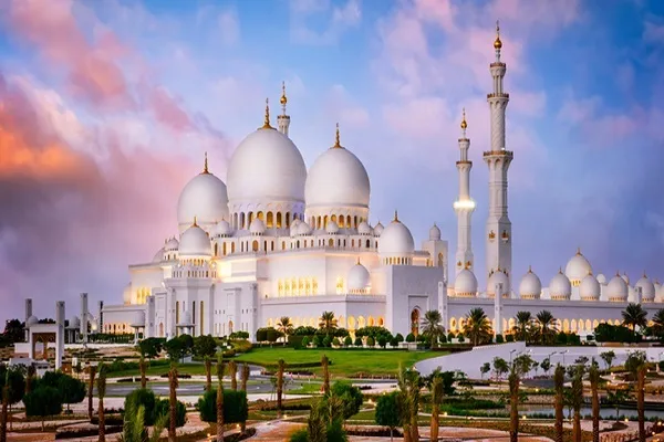 توقيع اتفاقية لبناء مسجد 