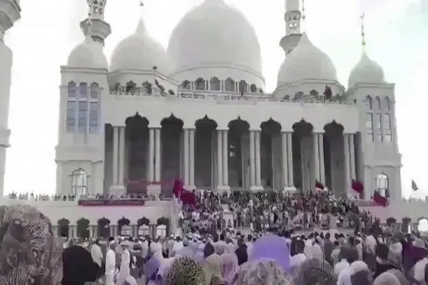 التظاهرات تجبر الصين على التراجع عن هدم مسجد تاريخي