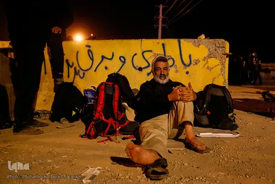 مرز مهران سرد، مملو از زائر، خالی از اتوبوس