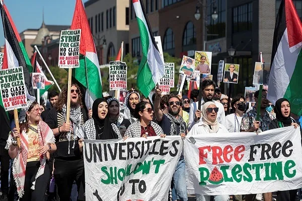 Hinaharap ng Unibersidad ng Michigan ang Reklamo para sa Diskriminasyon Laban sa mga Muslim, Arabong mga Estudyante