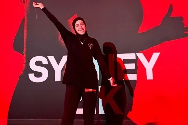 Avustralyalı tesettürlü bir kız Müslümanlara özel koşu kulübü kurdu