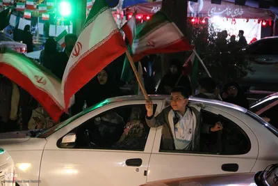بیعت مردم شیراز در نخستین شب سال ۱۴۰۵ با رهبر معظم انقلاب