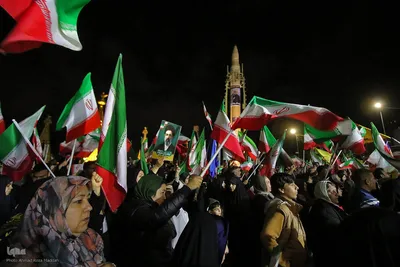 نمایش اقتدار موشکی ایران در موج 52 شیرازی ها