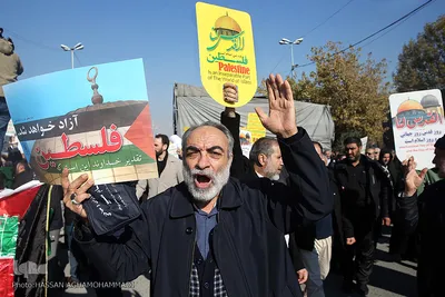  راهپیمایی نمازگزاران تهرانی در محکومیت اعلام  انتقال پایتخت رژیم صهیونیستی از «تل‌آویو» به «بیت‌المقدس» توسط رئیس جمهور آمریکا
