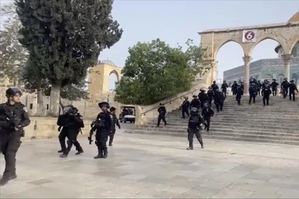 İsrail güçleri, Mescid-i Aksa’ya ikinci kez baskın düzenledi