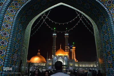 مراسم شمع‌گردانی در شام وفات حضرت معصومه(س)