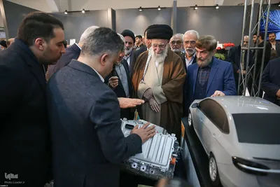 بازدید رهبر انقلاب از نمایشگاه توانمندی‌های تولید داخل