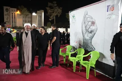 بازدید نماینده رهبر معظم انقلاب در استان سمنان از مواکب خدمت‌رسان به عزاداران شرکت کننده در مراسم تشییع رهبر شهید انقلاب 