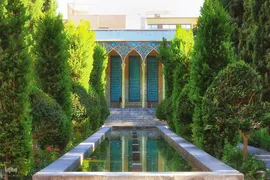 اصفهان؛ میزبان آرامگاه نام‌آوران ادب فارسی