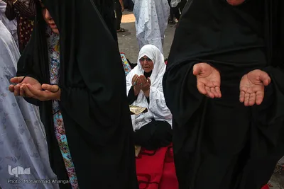 اقامه نماز عید فطر در محله منبع آب اهواز 