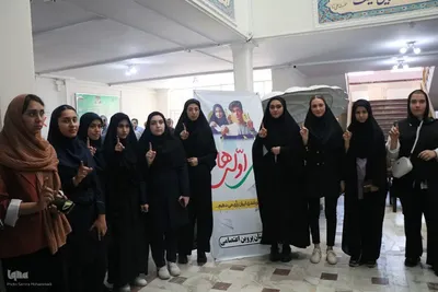 حضور پرشور رای‌اولی‌ها در انتخابات ریاست جمهوری در ارومیه