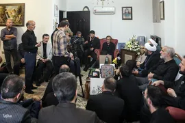 حضور جامعه قرآنی در منزل شهید احسان ذاکری