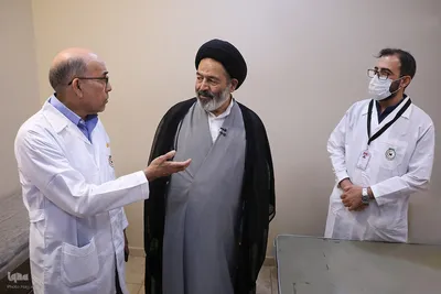 بازدید سرپرست حجاج ایرانی از مرکز پزشکی هلال احمر در مدینه
