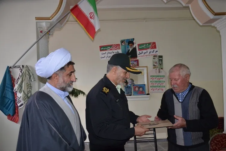 شهدا بهترین الگو برای جوانان جامعه هستند