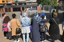 France : Des mères voilées inquiètes de ne plus pouvoir accompagner des sorties scolaires