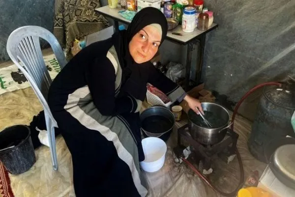 معلم فلسطینی و تدریس‌ آموزه‌های قرآنی رشادت‌ ‌و استقامت