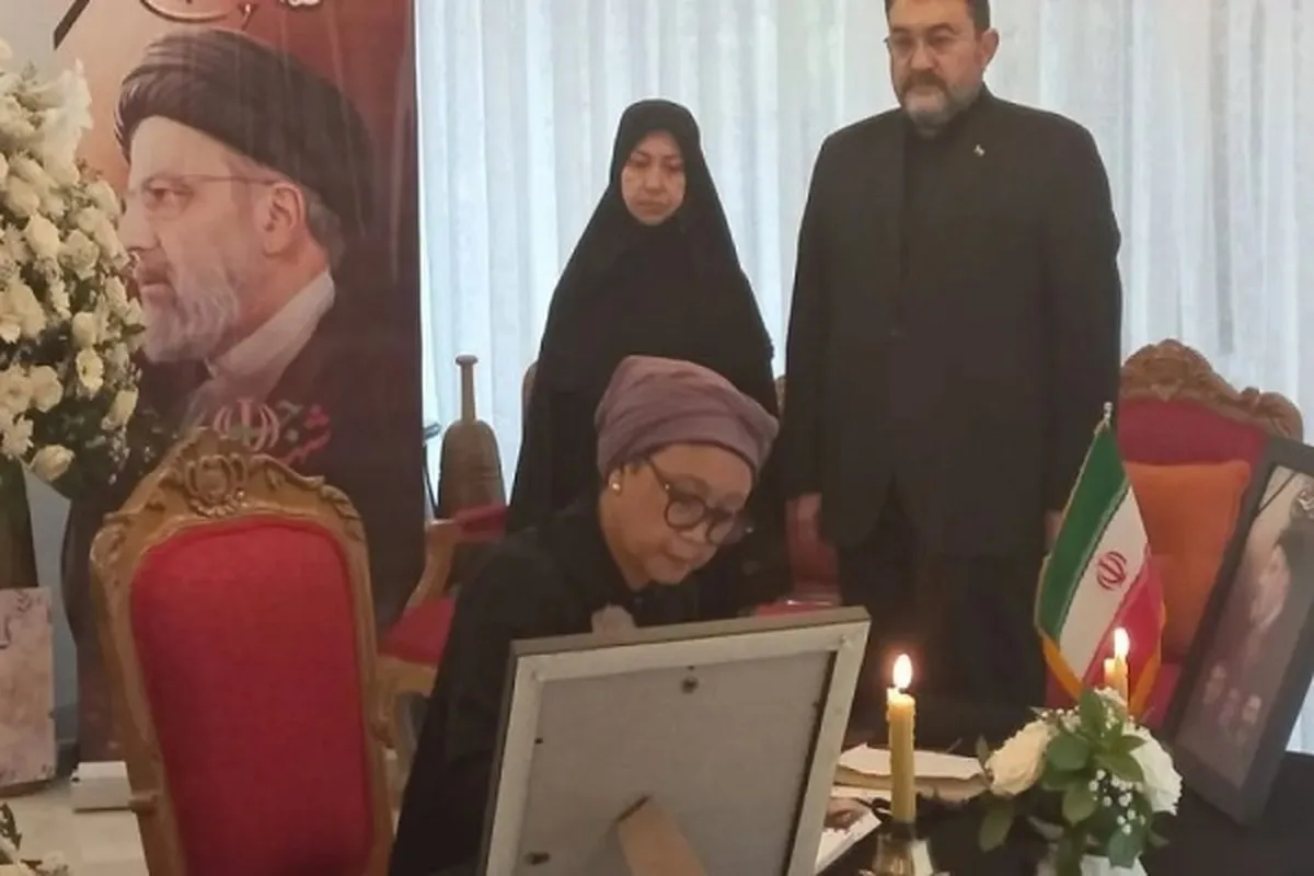 Menlu RI Sampaikan Duka Cita Mendalam atas Berpulangnya Presiden Raisi