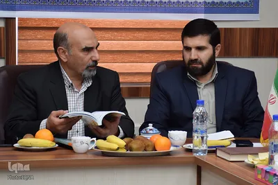 آئین رونمایی از کتاب «پرواز از تپه‌های اوین»