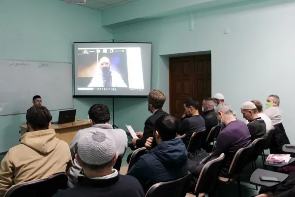 Онлайн-лекция Эльмира Кулиева состоялась в саратовском медресе «Шейх Саид»