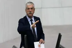 Un homme politique laïc en colère après la récitation du Coran au parlement turc