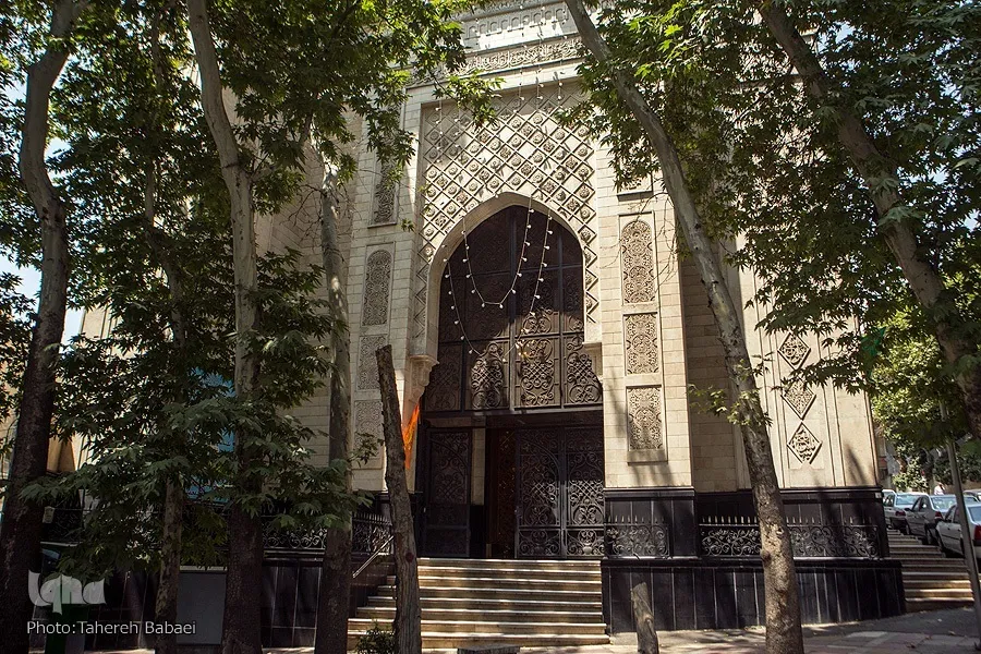 مسجد محمد رسول الله(ص) في طهران.. عمارة على غرار المسجد النبوي