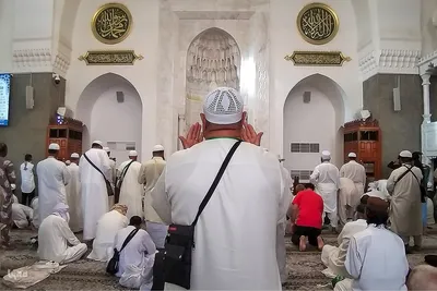 زیارت دوره زائران در مدینه منوره