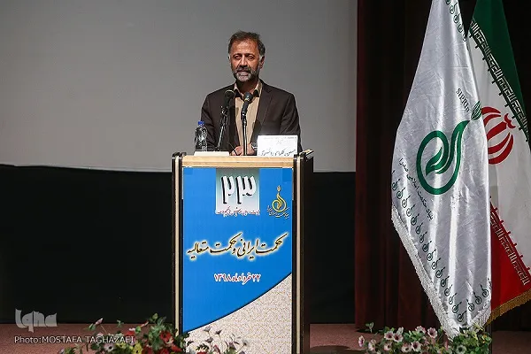 خوانش موجود از یونان و فرهنگ یونانی قابل نقد است