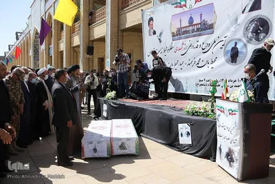 وداع شیرازی ها با محیط بانان شهید در حرم شاهچراغ(ع)‎‎
