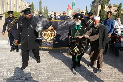 اهتزاز پرچم حرم حضرت اباعبدالله الحسین(ع) در شیراز
