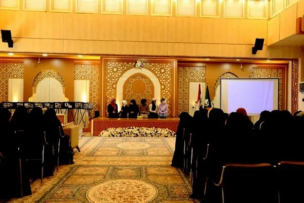 الاحتفاء بتخرج مئة طالبة من الدورات الخاصة بإتقان أحكام القرآن في العراق