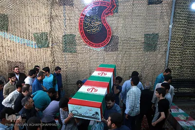 زیارت پیکرهای مطهر و تازه تفحص شده ۱۳۵شهید گمنام دفاع مقدس در معراج الشهدای تهران