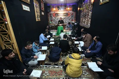 محفل با شکوه انس با قرآن‌کریم در تکیه‌گاه لثارات الحسین (ع) خانی‌آباد نو
