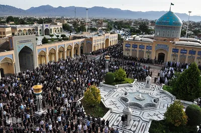 اقامه نماز عید فطر در زیارتگاه شهید مدرس(ره) کاشمر