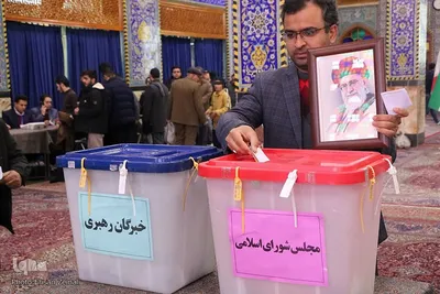 حضور پرشور مردم یزد در پایگاه انقلاب