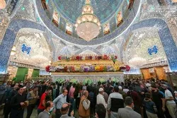 İmam Əli (ə) ziyarətgahı qapılarını zəvvarların üzünə açdı - Foto