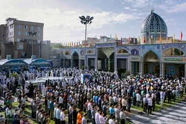 نماز عید سعید فطر در جوار حرم حضرت امام زاده حسن (ع)
