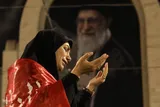 حال و هوای مصلی ساعاتی قبل از شروع مراسم وداع رهبر شهید
