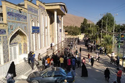 تداوم تزریق عمومی واکسن کرونا در مرکز شبانه روزی حسینیه ثارالله(ع) شیراز