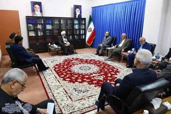 نماینده ولی فقیه در مازندران  با  دبیر کانون های خدمت رضوی  استان