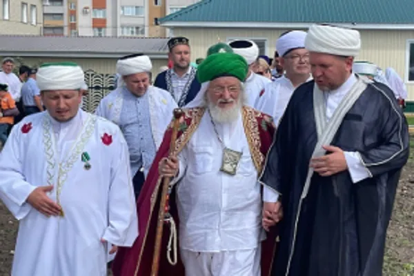 Полномочный представитель Муфтия Шейха Равиля Гайнутдина Мунир Беюсов разделил радость мусульман города Канаша