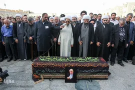 مراسم خاکسپاری مرحوم احمد مهدوی دامغانی در حرم مطهر رضوی