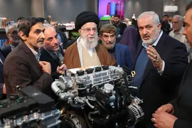 بازدید رهبر انقلاب از نمایشگاه توانمندی‌های تولید داخل